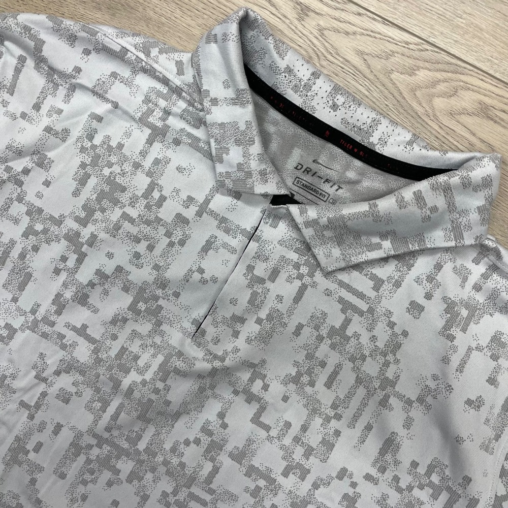 Nike Tiger Woods Golf Polo Mens XL Gray Pixel Camo Dri-Fit CU9528-003